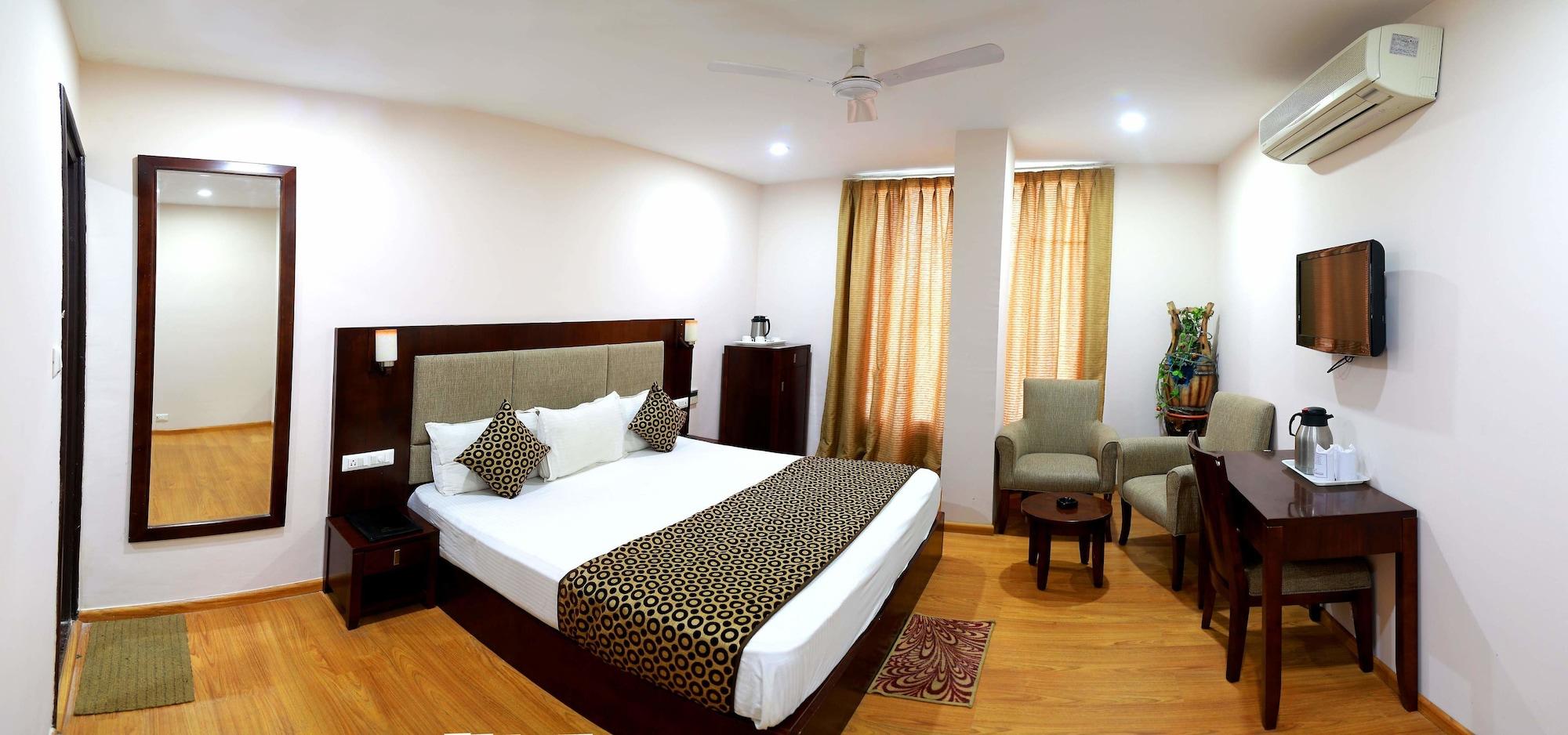 Hotel Royal Palm - A Budget Hotel In Удайпур Екстериор снимка