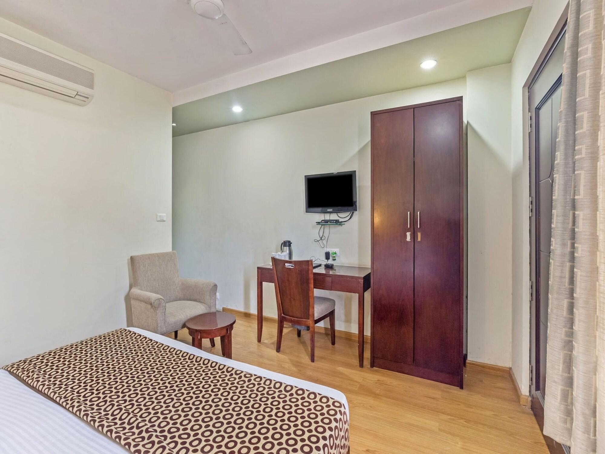 Hotel Royal Palm - A Budget Hotel In Удайпур Екстериор снимка