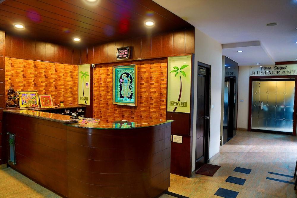 Hotel Royal Palm - A Budget Hotel In Удайпур Екстериор снимка