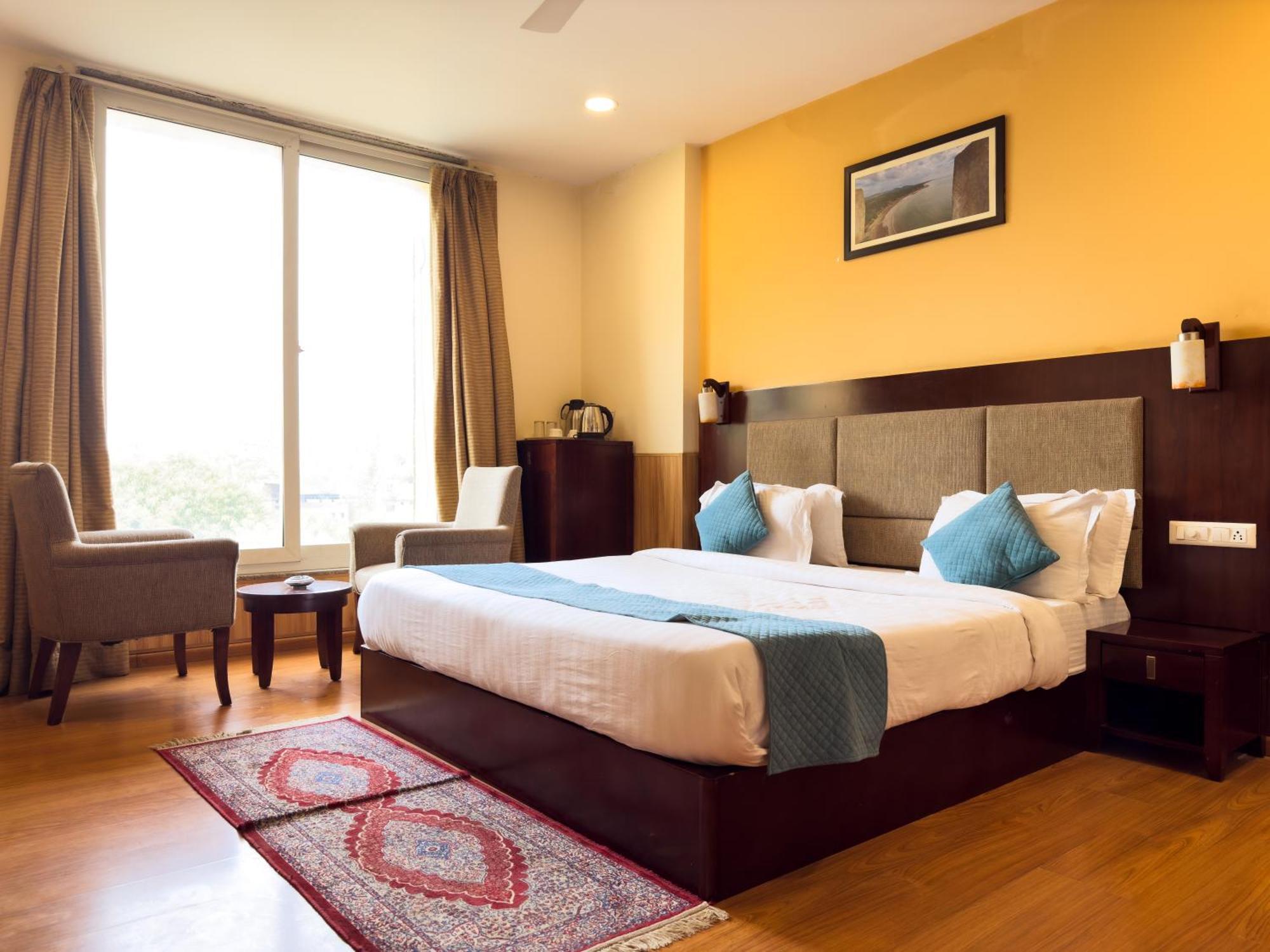 Hotel Royal Palm - A Budget Hotel In Удайпур Екстериор снимка