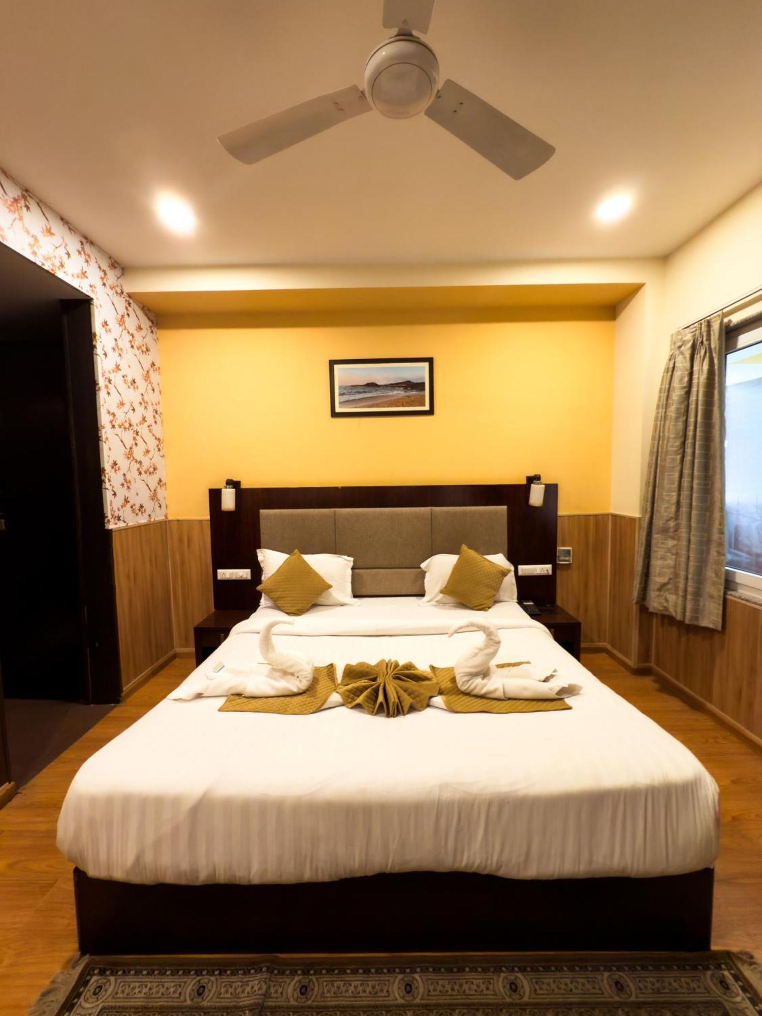 Hotel Royal Palm - A Budget Hotel In Удайпур Екстериор снимка