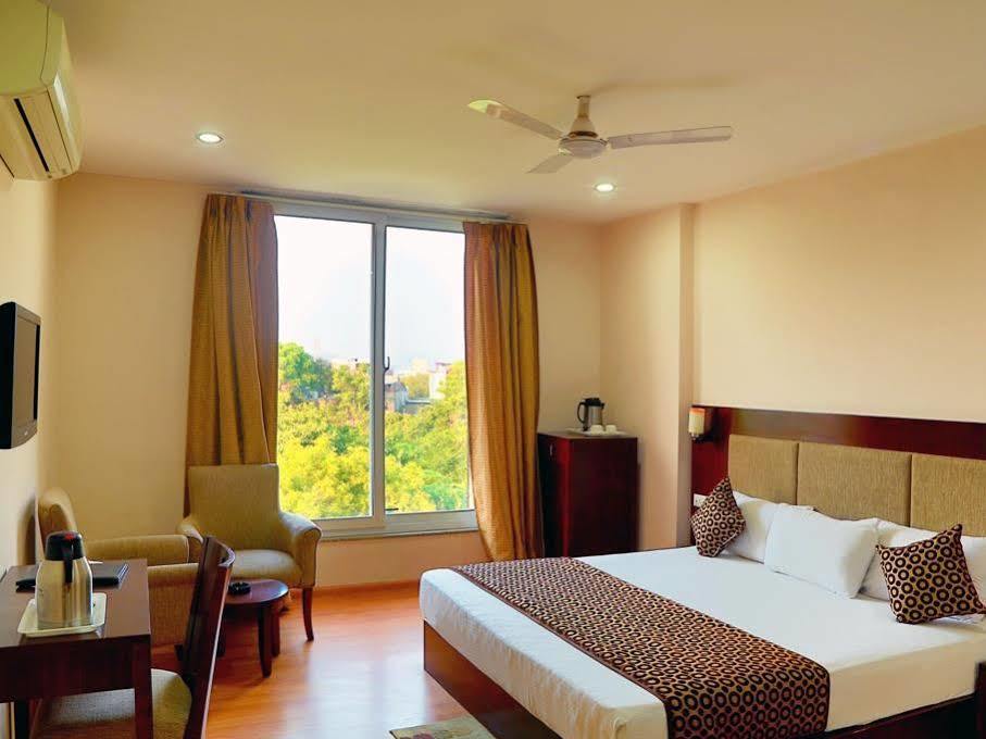 Hotel Royal Palm - A Budget Hotel In Удайпур Екстериор снимка